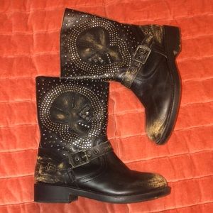Frye distressed boots-girls